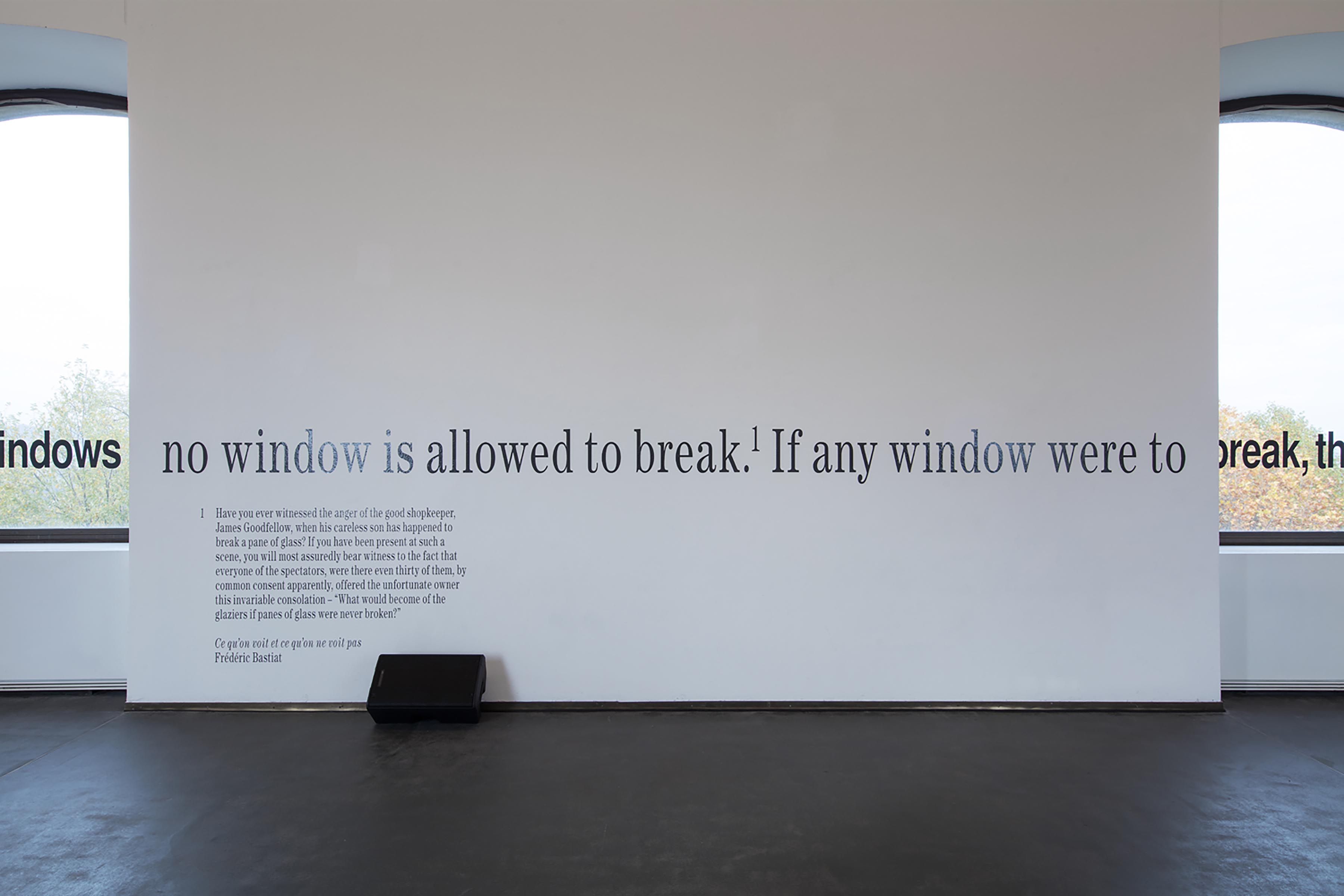 u0022Hito Steyerl. The City of Broken Windowsu0022, veduta espositiva
